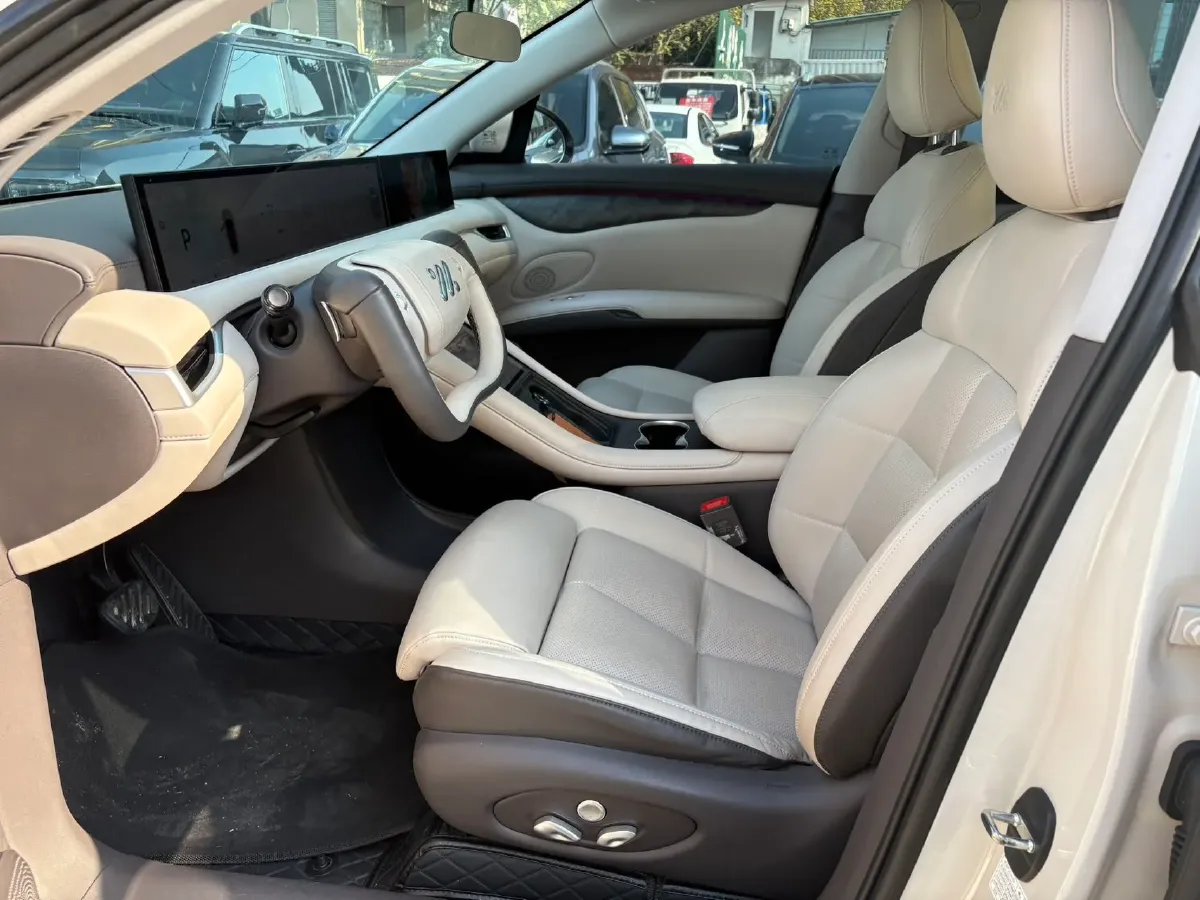 2023 IM LS6 BEV 71KWH,autocango,china used car exporter,china ev exporter,chinese used car exporter,chinese used ev exporter