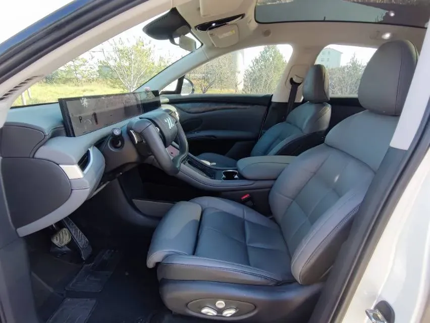 2023 IM LS6 BEV 71KWH,autocango,china used car exporter,china ev exporter,chinese used car exporter,chinese used ev exporter