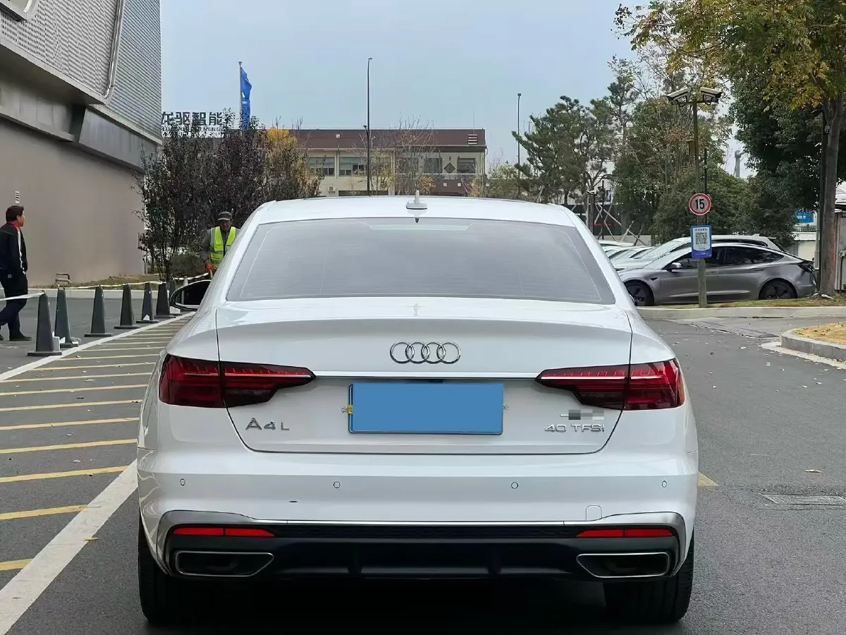 2020 Audi A4L 2.0T 190HP L4 7DCT,autocango,china used car exporter,china ev exporter,chinese used car exporter,chinese used ev exporter