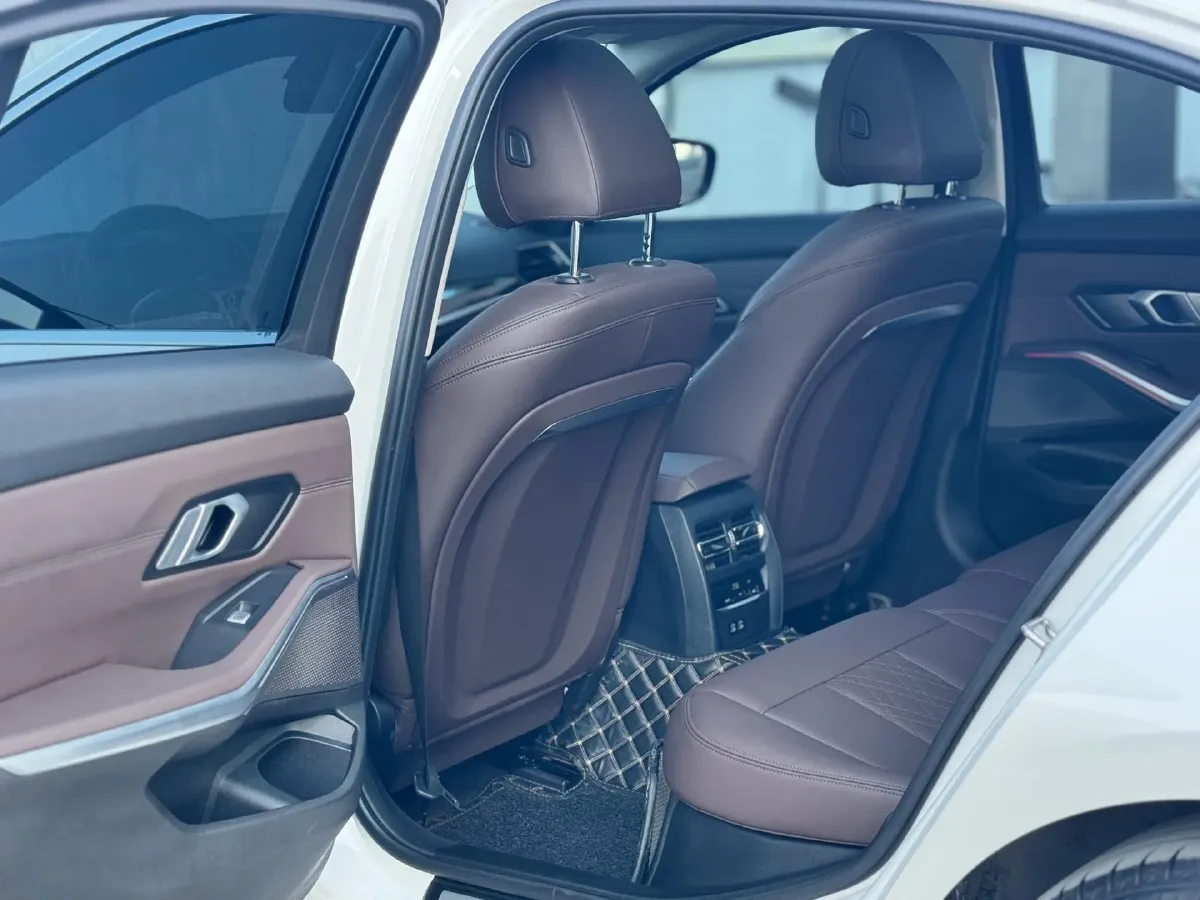 2023 BMW 3 Series 2.0T 184HP L4 8AT,autocango,china used car exporter,china ev exporter,chinese used car exporter,chinese used ev exporter