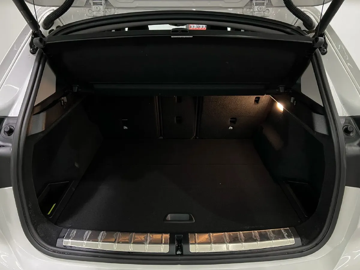 2022 BMW X1 1.5T 140HP L3 7DCT,autocango,china used car exporter,china ev exporter,chinese used car exporter,chinese used ev exporter