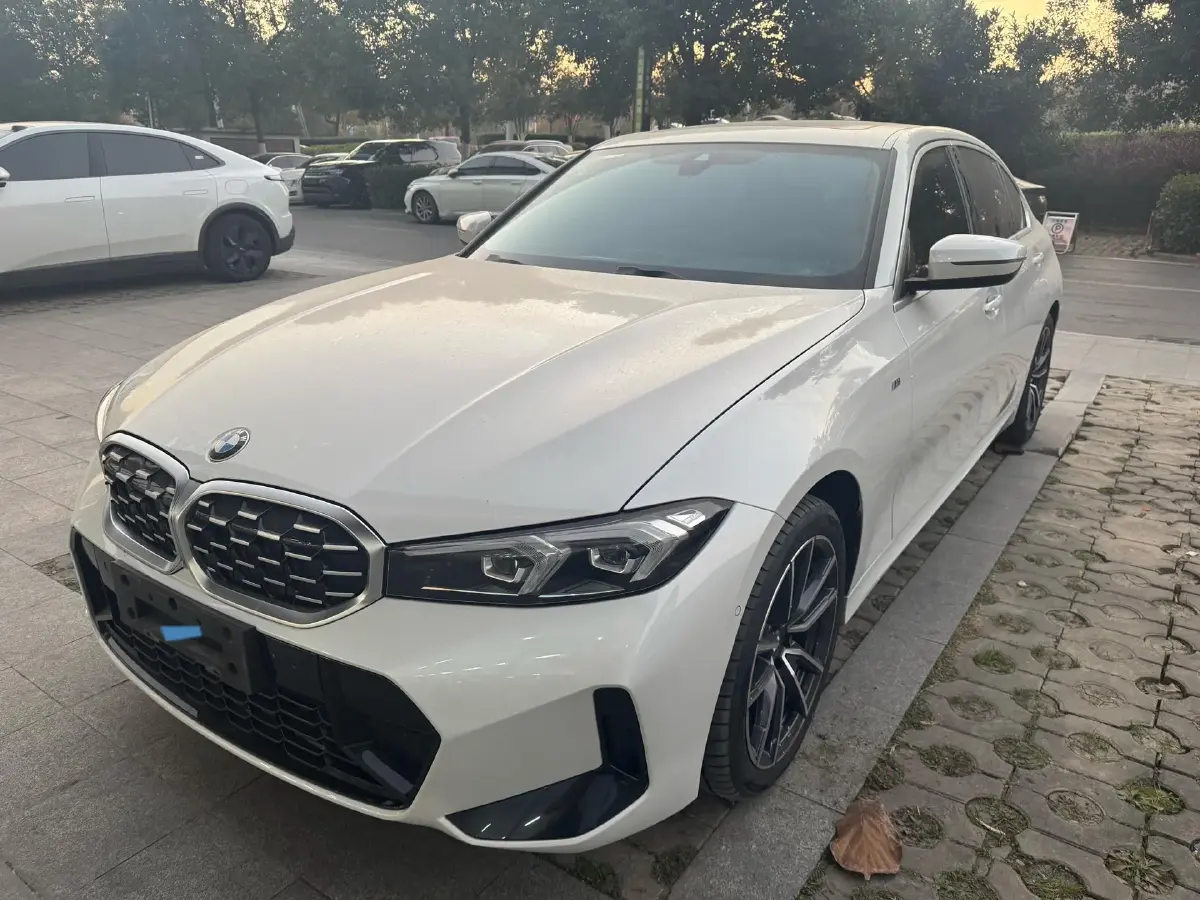 2024 BMW 3 Series 2.0T 184HP L4 8AT