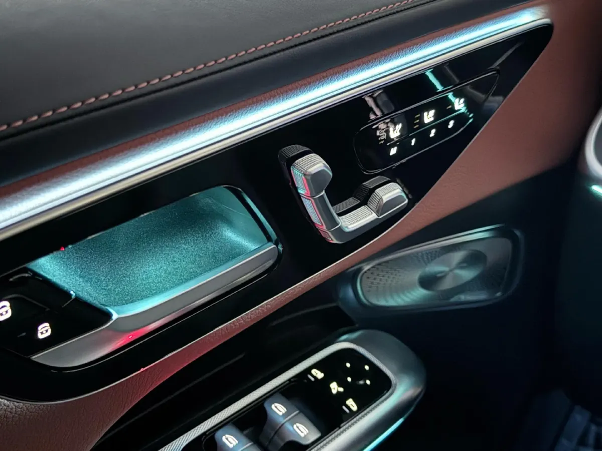 2024 Mercedes-Benz GLC Class 2.0T 258HP L4 9AT,autocango,china used car exporter,china ev exporter,chinese used car exporter,chinese used ev exporter