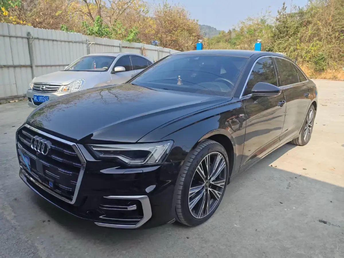 2025 Audi A6L 2.0T 245HP L4 7DCT