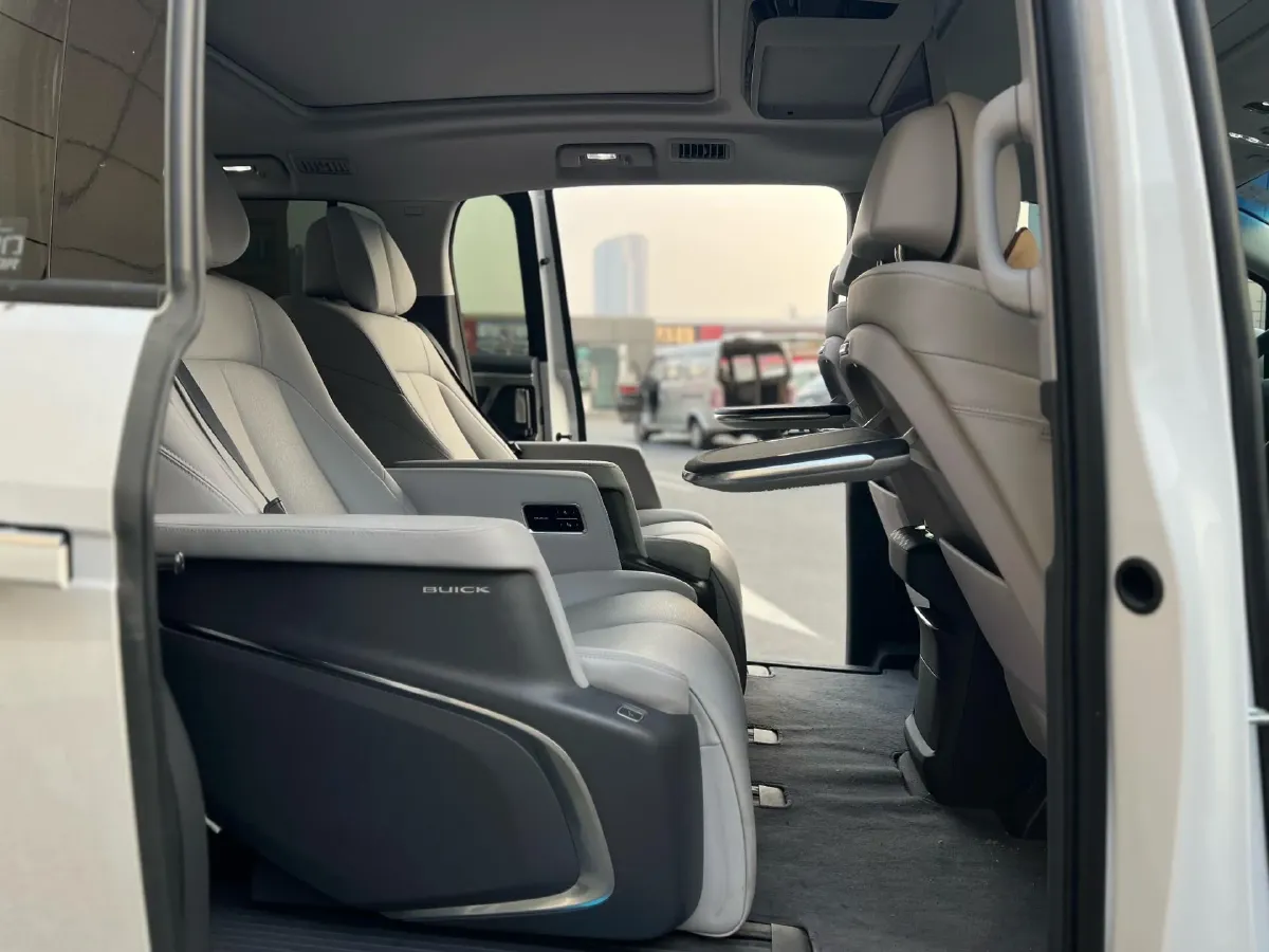 2025 Buick GL8 2.0T 237HP L4 9AT,autocango,china used car exporter,china ev exporter,chinese used car exporter,chinese used ev exporter