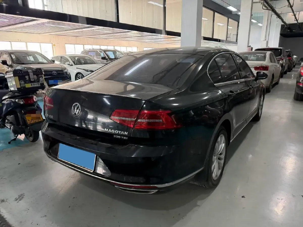 2018 Volkswagen Magotan 1.8T 180HP L4 7DCT,autocango,china used car exporter,china ev exporter,chinese used car exporter,chinese used ev exporter