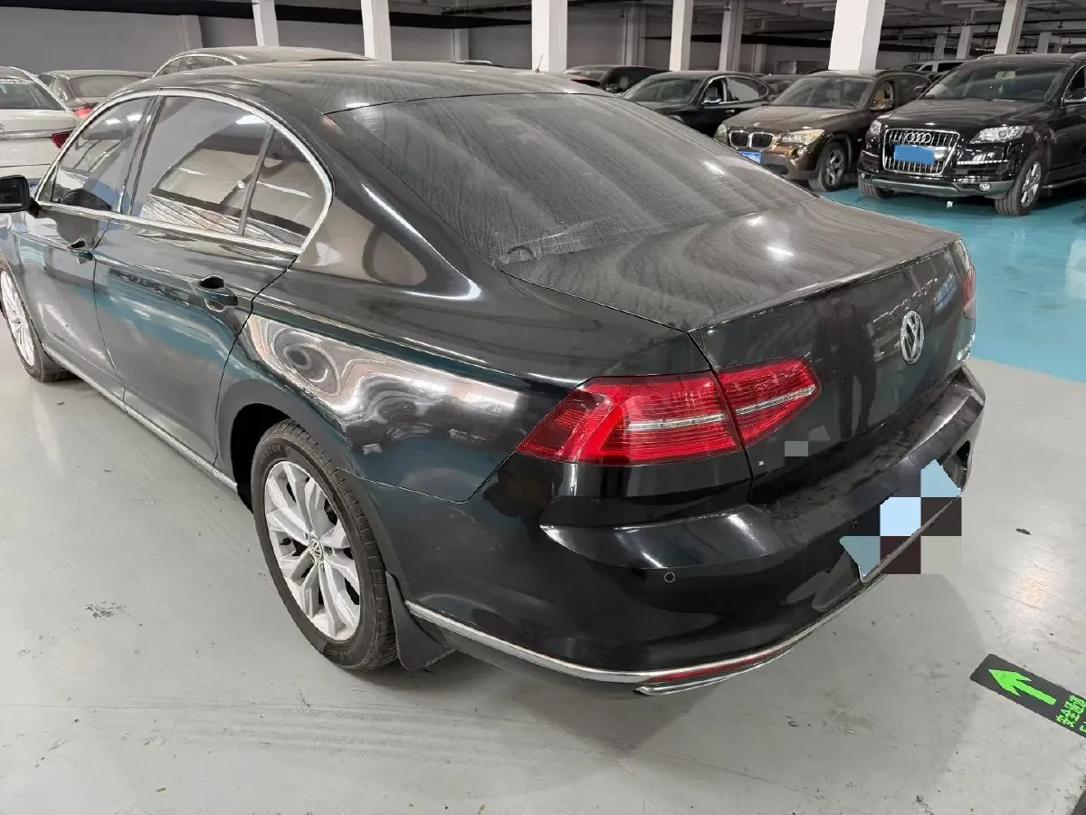 2018 Volkswagen Magotan 1.8T 180HP L4 7DCT,autocango,china used car exporter,china ev exporter,chinese used car exporter,chinese used ev exporter