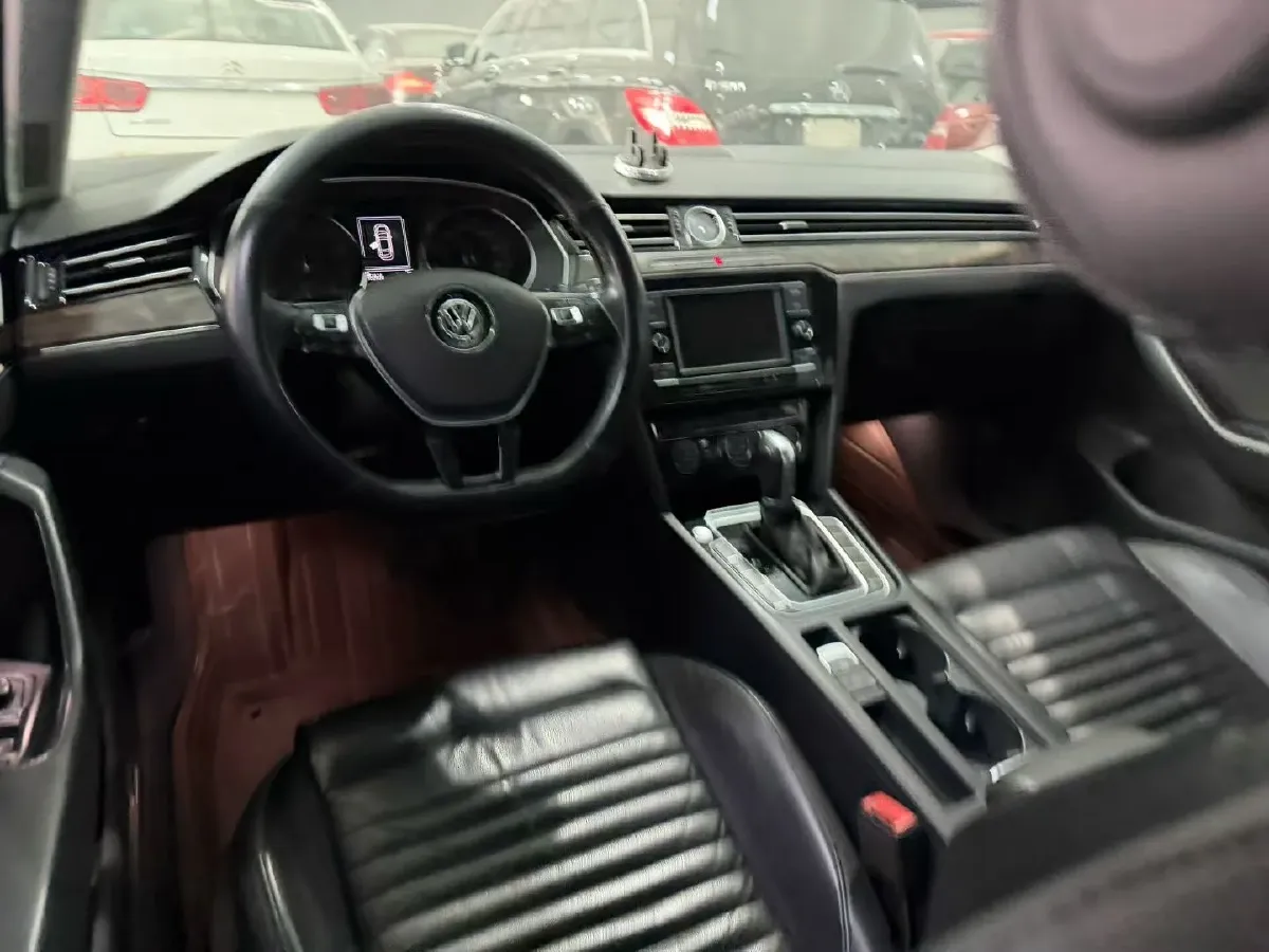 2018 Volkswagen Magotan 1.8T 180HP L4 7DCT,autocango,china used car exporter,china ev exporter,chinese used car exporter,chinese used ev exporter