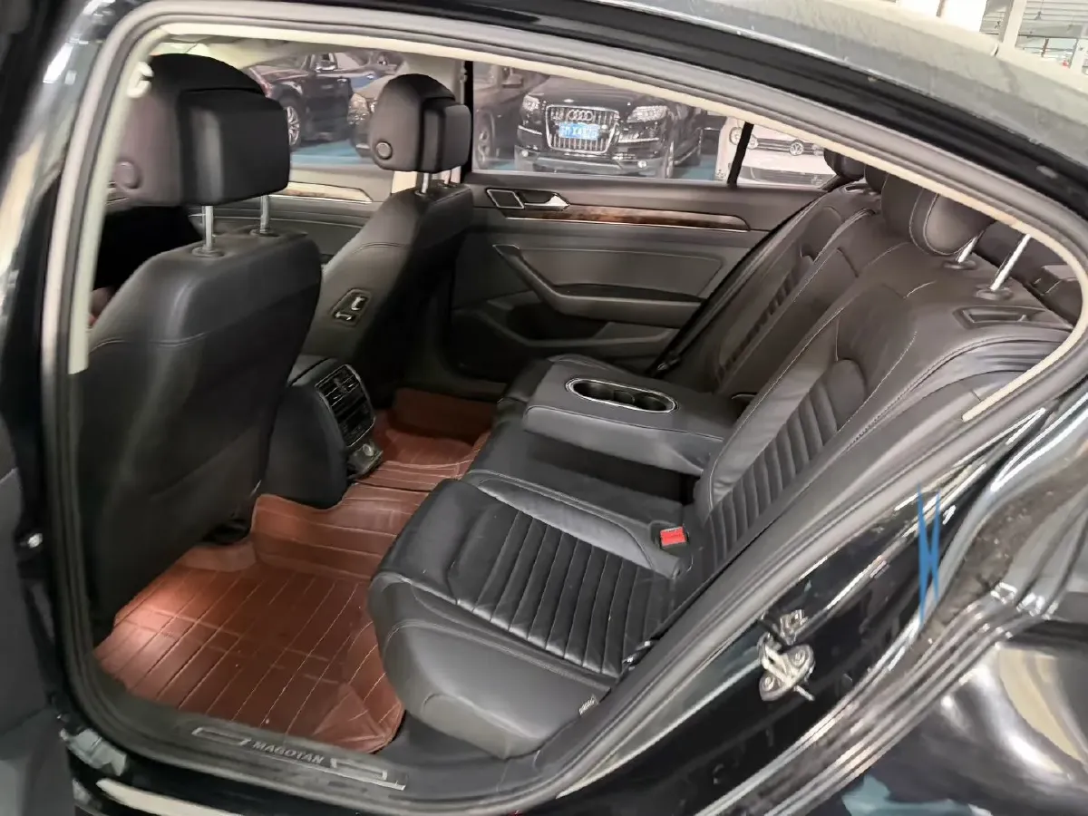 2018 Volkswagen Magotan 1.8T 180HP L4 7DCT,autocango,china used car exporter,china ev exporter,chinese used car exporter,chinese used ev exporter