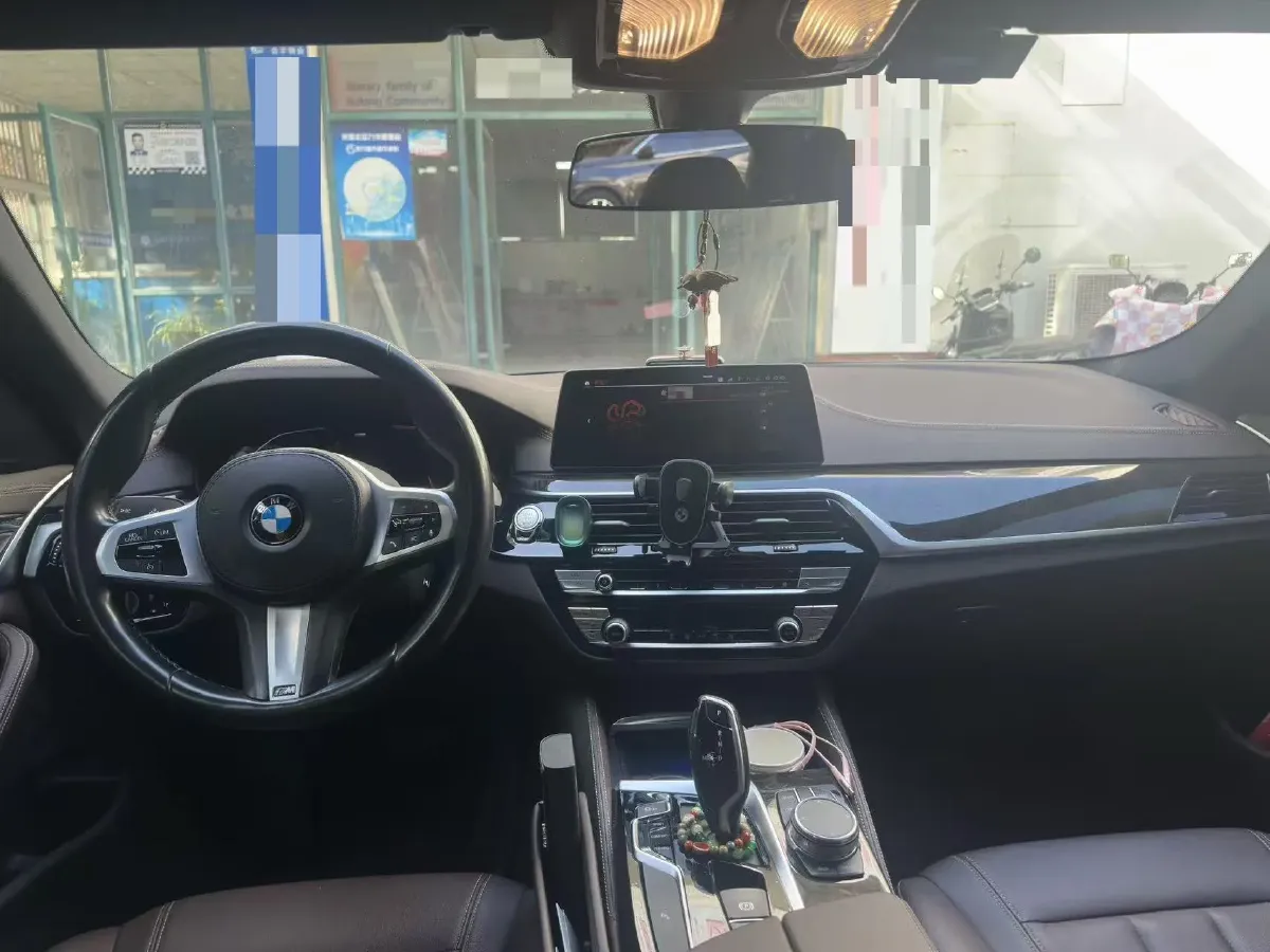 2020 BMW 5 Series 2.0T 184HP L4 8AT,autocango,china used car exporter,china ev exporter,chinese used car exporter,chinese used ev exporter