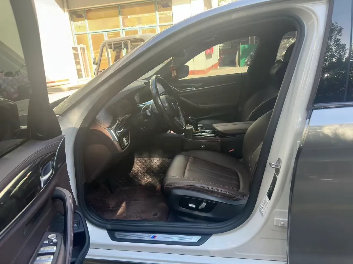 2020 BMW 5 Series 2.0T 184HP L4 8AT,autocango,china used car exporter,china ev exporter,chinese used car exporter,chinese used ev exporter