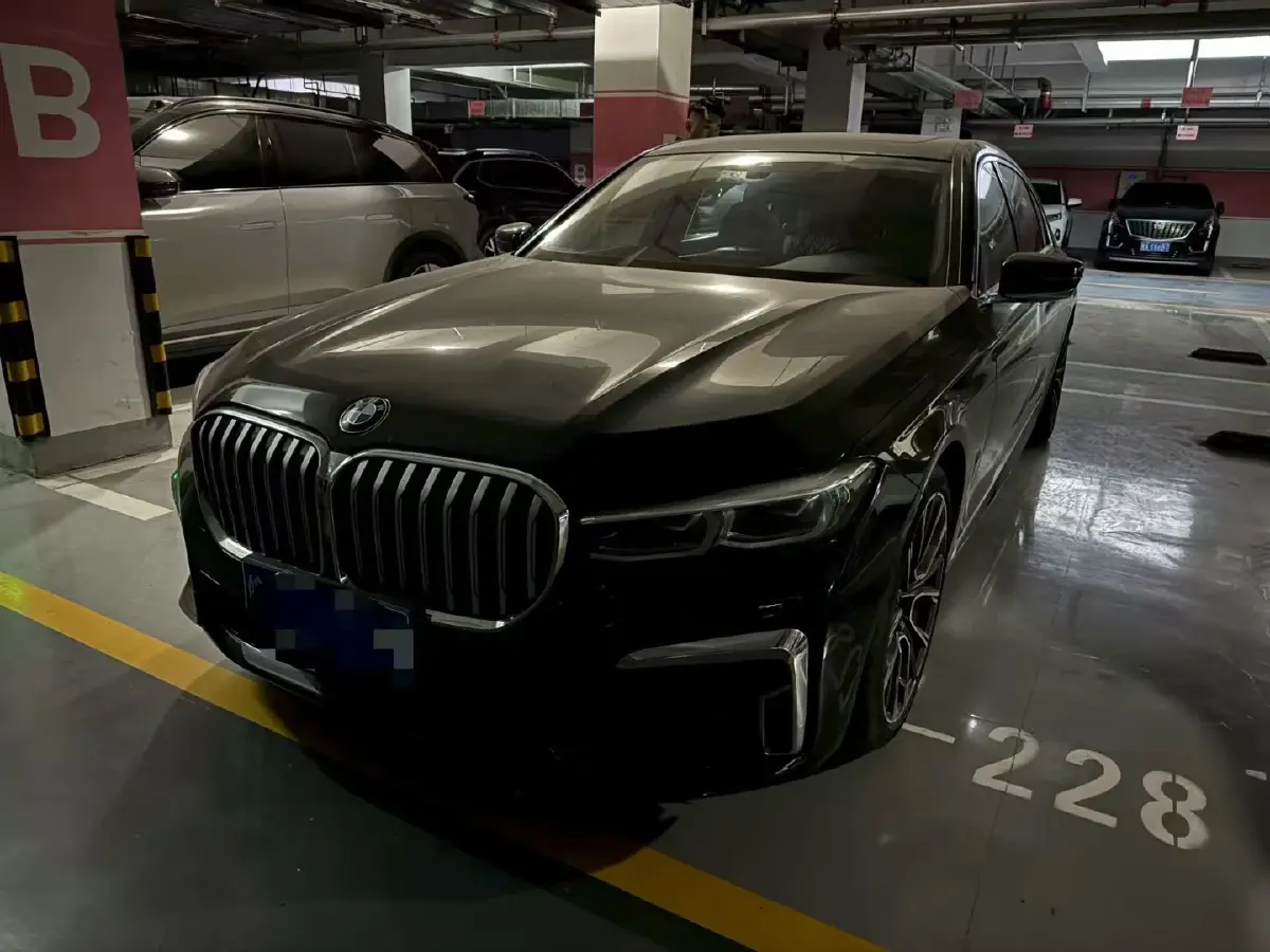 2019 BMW 7 Series 3.0T 340HP L6 8AT