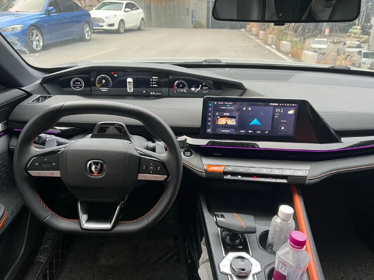 2022 ChangAn UNI-V 1.5T 188HP L4 7DCT,autocango,china used car exporter,china ev exporter,chinese used car exporter,chinese used ev exporter