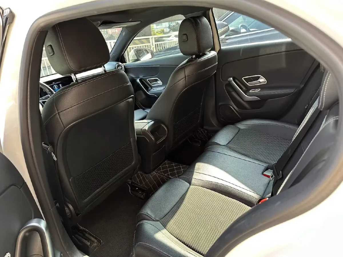 2019 Mercedes-Benz A Class 1.3T 163HP L4 7DCT,autocango,china used car exporter,china ev exporter,chinese used car exporter,chinese used ev exporter