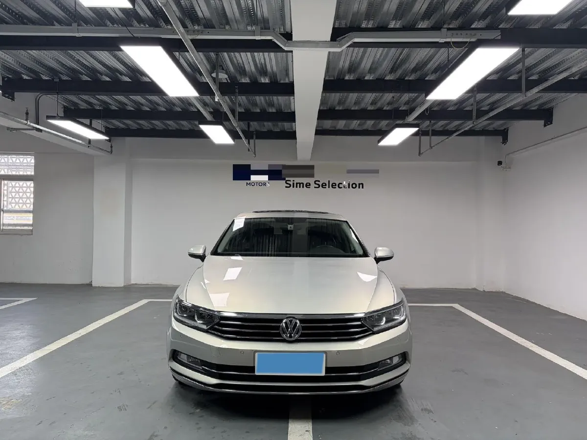 2019 Volkswagen Magotan 2.0T 186HP L4 7DCT,autocango,china used car exporter,china ev exporter,chinese used car exporter,chinese used ev exporter