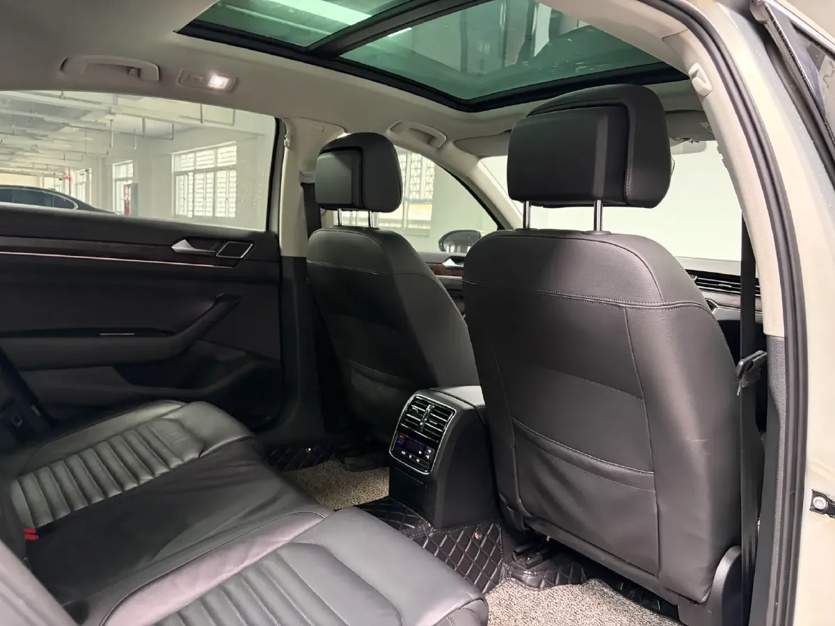 2019 Volkswagen Magotan 2.0T 186HP L4 7DCT,autocango,china used car exporter,china ev exporter,chinese used car exporter,chinese used ev exporter