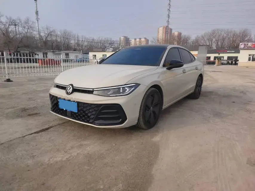 2025 Volkswagen Passat 2.0T 220HP L4 7DCT