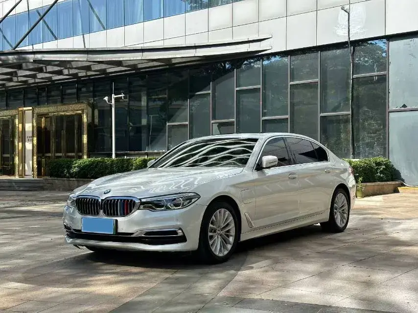 2020 BMW 5 Series 2.0T 184HP L4 8AT PHEV 17.7KWH