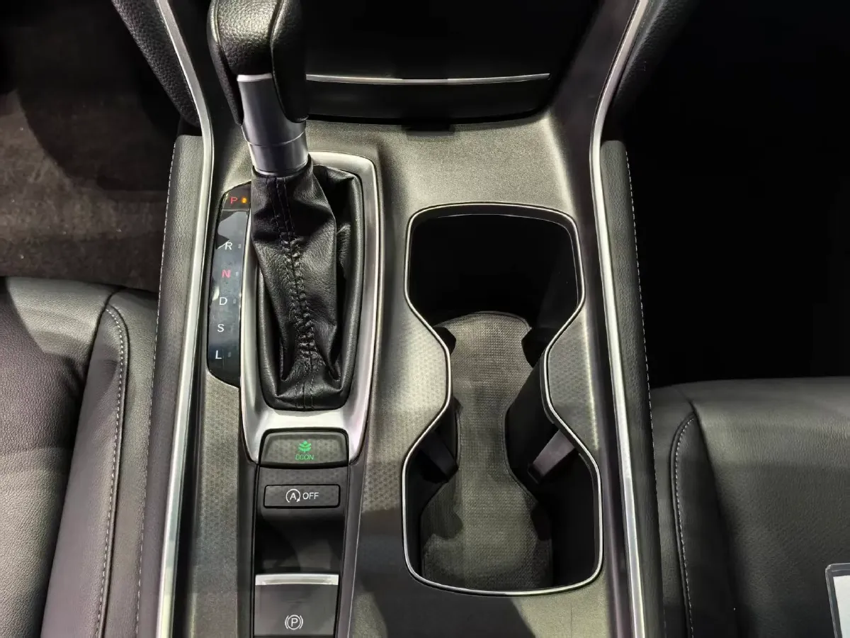 2022 Honda Accord 1.5T 194HP L4 CVT,autocango,china used car exporter,china ev exporter,chinese used car exporter,chinese used ev exporter