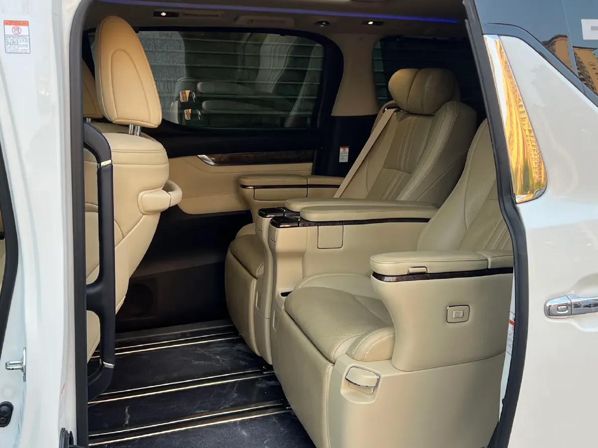 2021 Toyota Alphard 2.5L 117HP L4 E-CVT Hybrid,autocango,china used car exporter,china ev exporter,chinese used car exporter,chinese used ev exporter