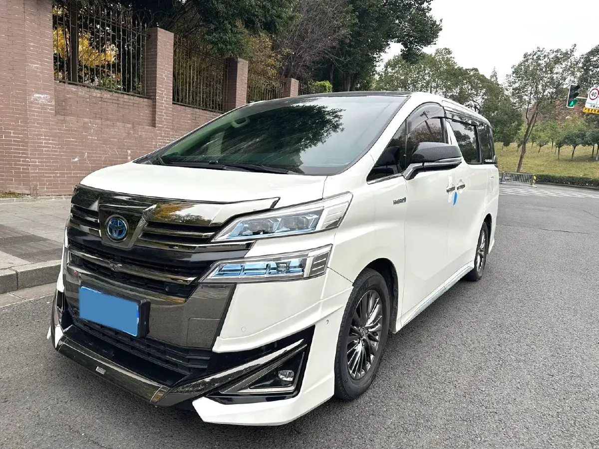 2020 Toyota Vellfire 2.5L 117HP L4 E-CVT Hybrid