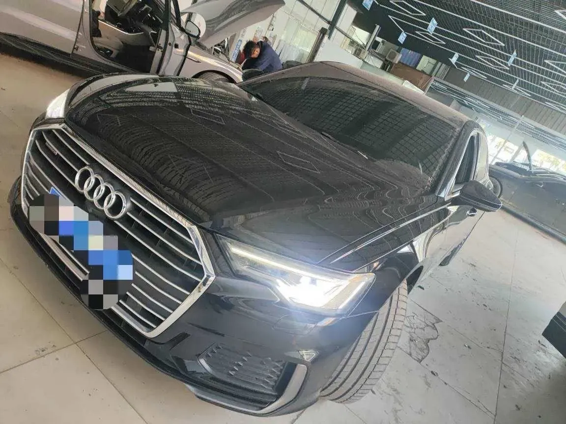 2022 Audi A6L 2.0T 224HP L4 7DCT,autocango,china used car exporter,china ev exporter,chinese used car exporter,chinese used ev exporter