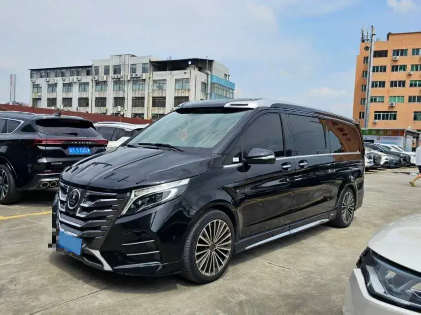 2018 Mercedes-Benz V Class 2.0T 211HP L4 7AT