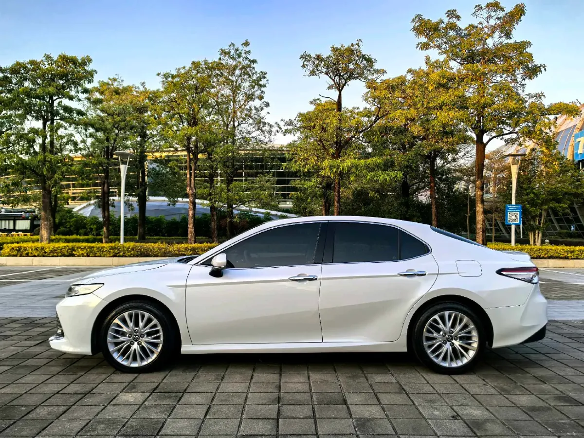 2019 Toyota Camry 2.0L 178HP L4 CVT,autocango,china used car exporter,china ev exporter,chinese used car exporter,chinese used ev exporter