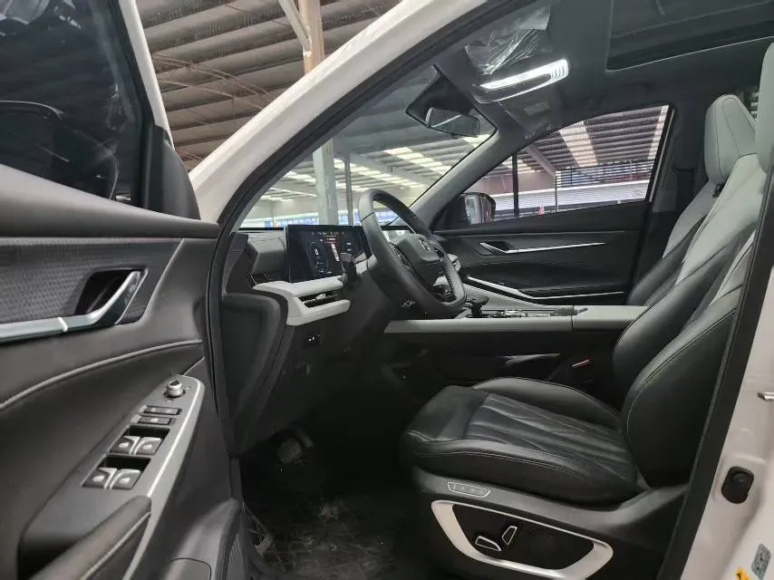 2024 ChangAn CS75 Plus 2.0T 233HP L4 8AT,autocango,china used car exporter,china ev exporter,chinese used car exporter,chinese used ev exporter