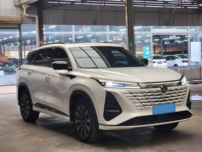 2024 ChangAn CS75 Plus 2.0T 233HP L4 8AT,autocango,china used car exporter,china ev exporter,chinese used car exporter,chinese used ev exporter