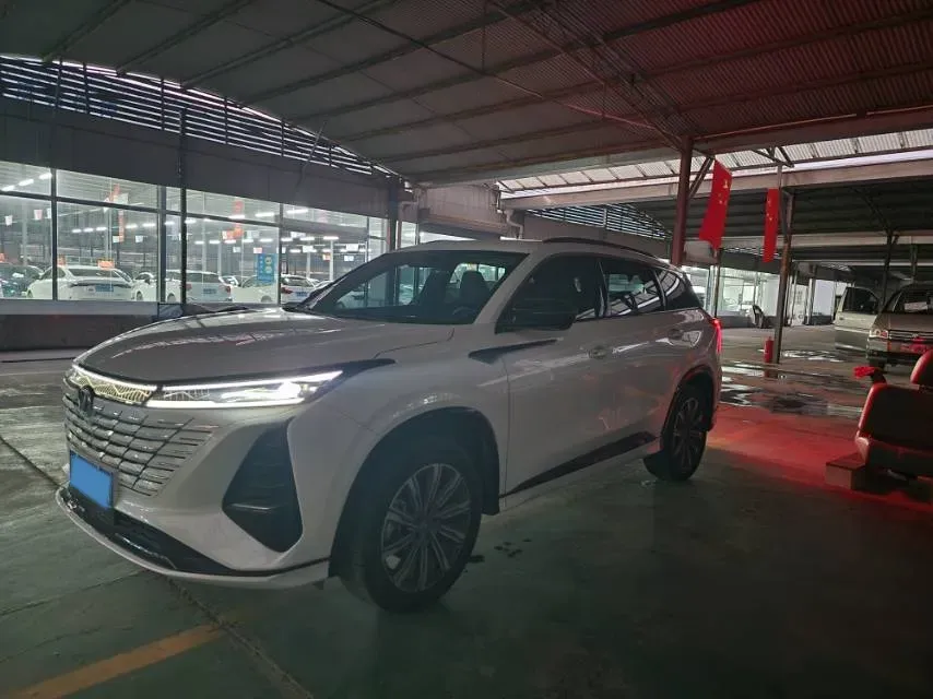 2024 ChangAn CS75 Plus 2.0T 233HP L4 8AT,autocango,china used car exporter,china ev exporter,chinese used car exporter,chinese used ev exporter