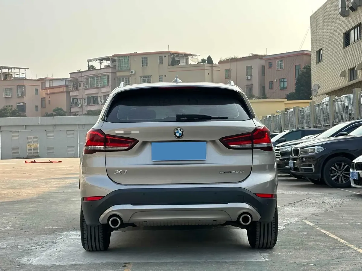 2022 BMW X1 2.0T 192HP L4 7DCT,autocango,china used car exporter,china ev exporter,chinese used car exporter,chinese used ev exporter