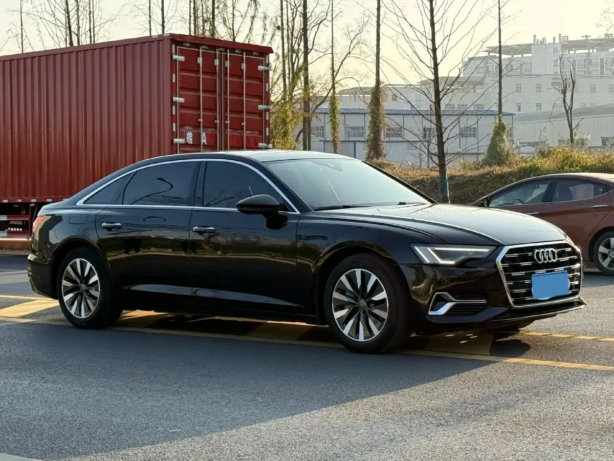 2021 Audi A6L 2.0T 224HP L4 7DCT,autocango,china used car exporter,china ev exporter,chinese used car exporter,chinese used ev exporter