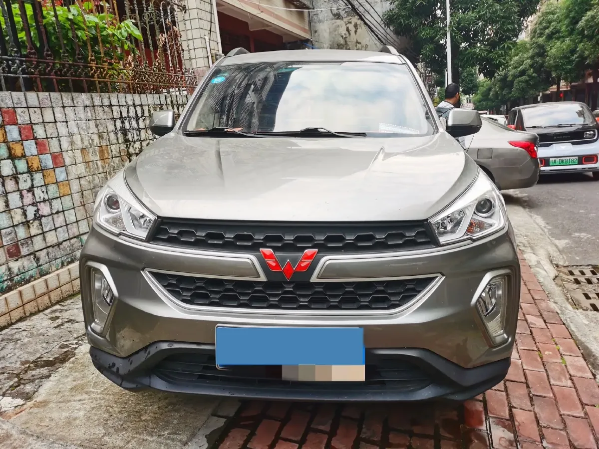 2018 WuLing HongGuang S3 1.5L 112HP L4 6MT,autocango,china used car exporter,china ev exporter,chinese used car exporter,chinese used ev exporter
