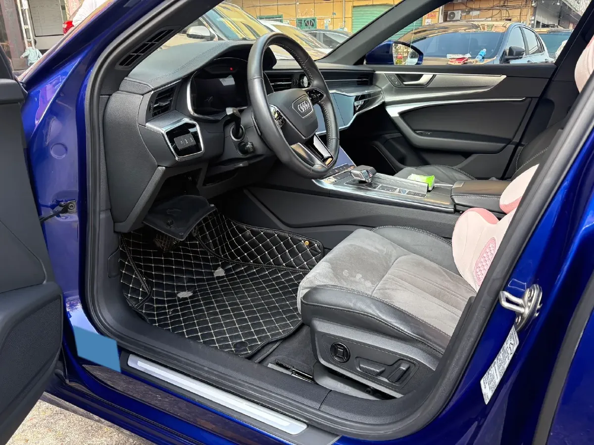 2020 Audi A6L 2.0T 190HP L4 7DCT,autocango,china used car exporter,china ev exporter,chinese used car exporter,chinese used ev exporter