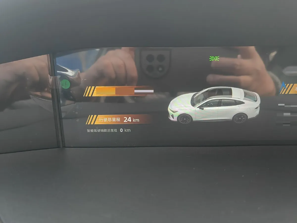 2024 ChangAn UNI-V iDD 1.5L 110HP L4 E-CVT PHEV 18.99KWH,autocango,china used car exporter,china ev exporter,chinese used car exporter,chinese used ev exporter