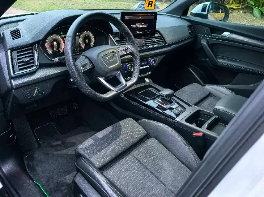 2022 Audi Q5L Sportback 2.0T 190HP L4 7DCT,autocango,china used car exporter,china ev exporter,chinese used car exporter,chinese used ev exporter