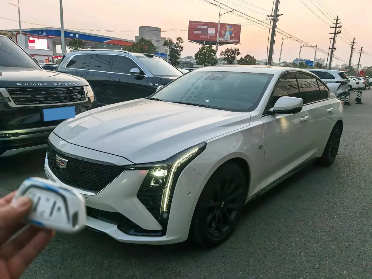 2024 Cadillac CT5 2.0T 237HP L4 10AT