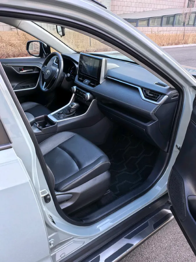 2021 Toyota RAV4 2.5L 178HP L4 E-CVT Hybrid,autocango,china used car exporter,china ev exporter,chinese used car exporter,chinese used ev exporter