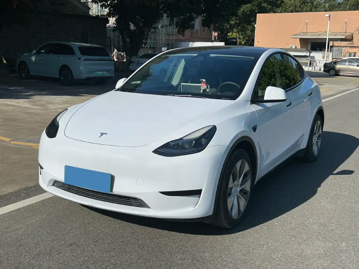 2022 Tesla Model Y BEV 60KWH