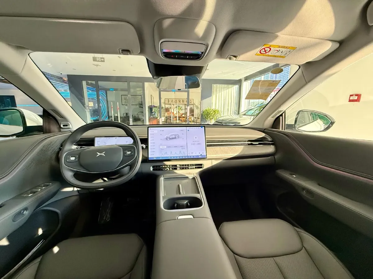 2025 Xpeng G6 BEV 68.5KWH,autocango,china used car exporter,china ev exporter,chinese used car exporter,chinese used ev exporter