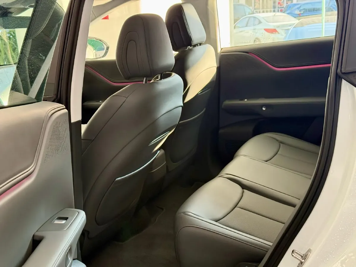 2025 Xpeng G6 BEV 68.5KWH,autocango,china used car exporter,china ev exporter,chinese used car exporter,chinese used ev exporter