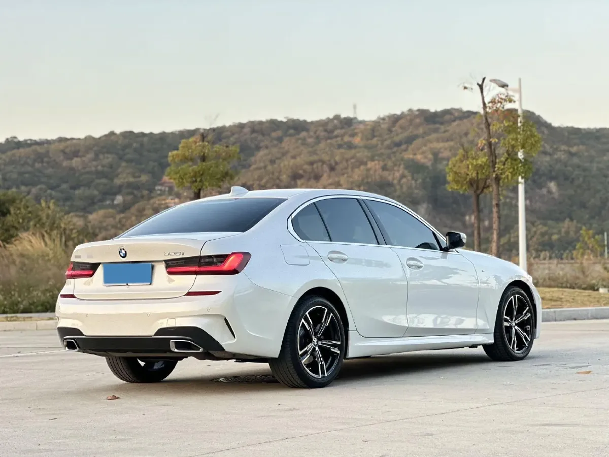 2022 BMW 3 Series 2.0T 184HP L4 8AT,autocango,china used car exporter,china ev exporter,chinese used car exporter,chinese used ev exporter