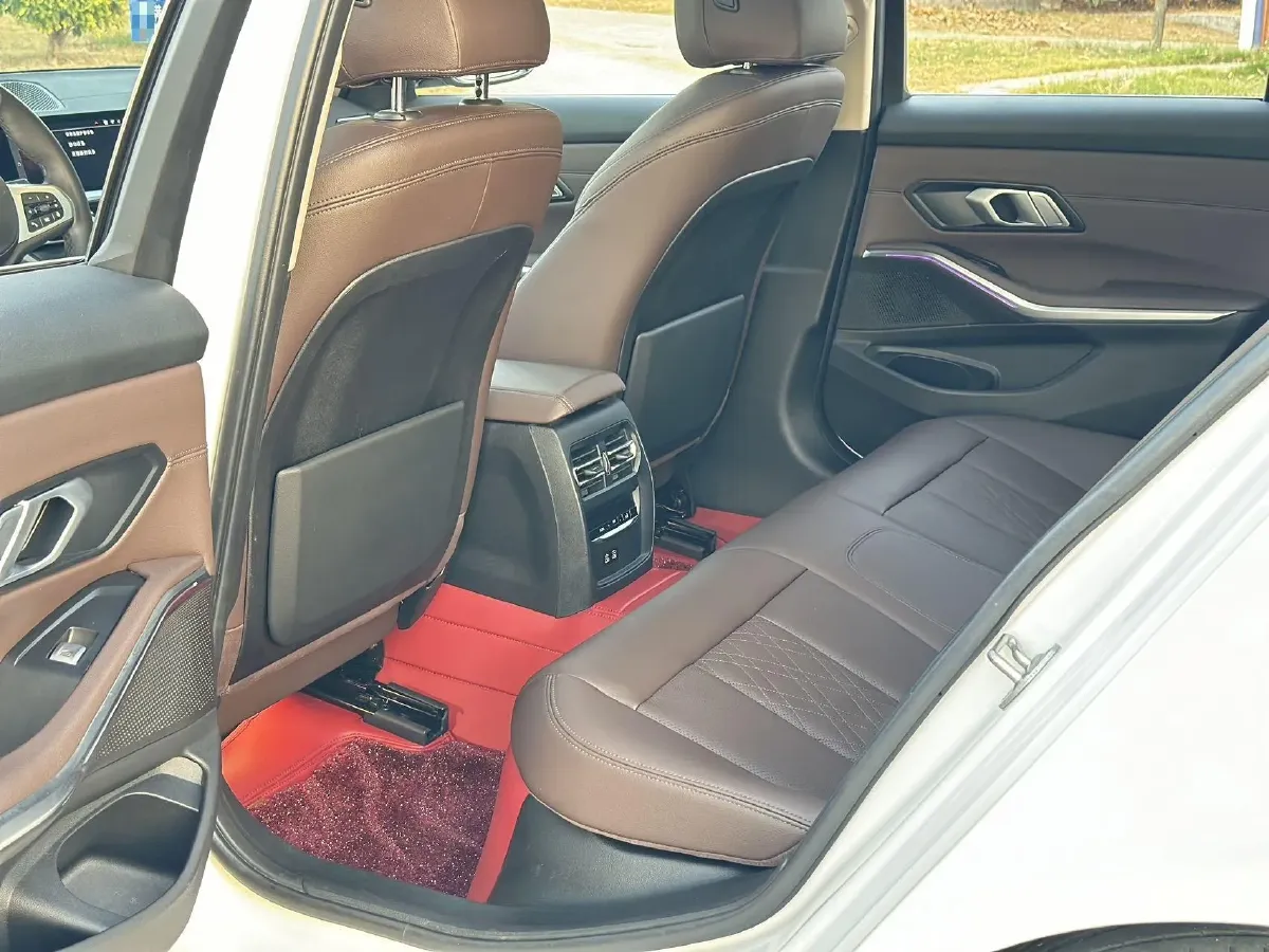 2022 BMW 3 Series 2.0T 184HP L4 8AT,autocango,china used car exporter,china ev exporter,chinese used car exporter,chinese used ev exporter