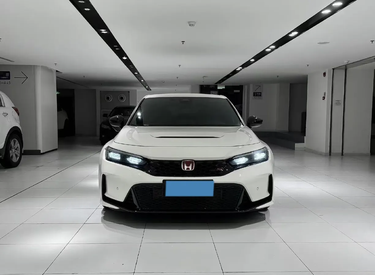 2023 Honda Civic 2.0T 300HP L4 6MT,autocango,china used car exporter,china ev exporter,chinese used car exporter,chinese used ev exporter