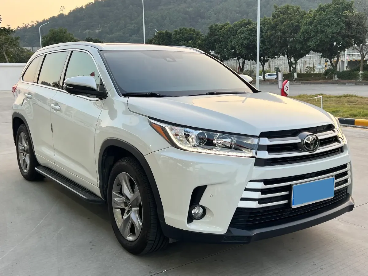 2021 Toyota Highlander 2.0T 220HP L4 6AT,autocango,china used car exporter,china ev exporter,chinese used car exporter,chinese used ev exporter