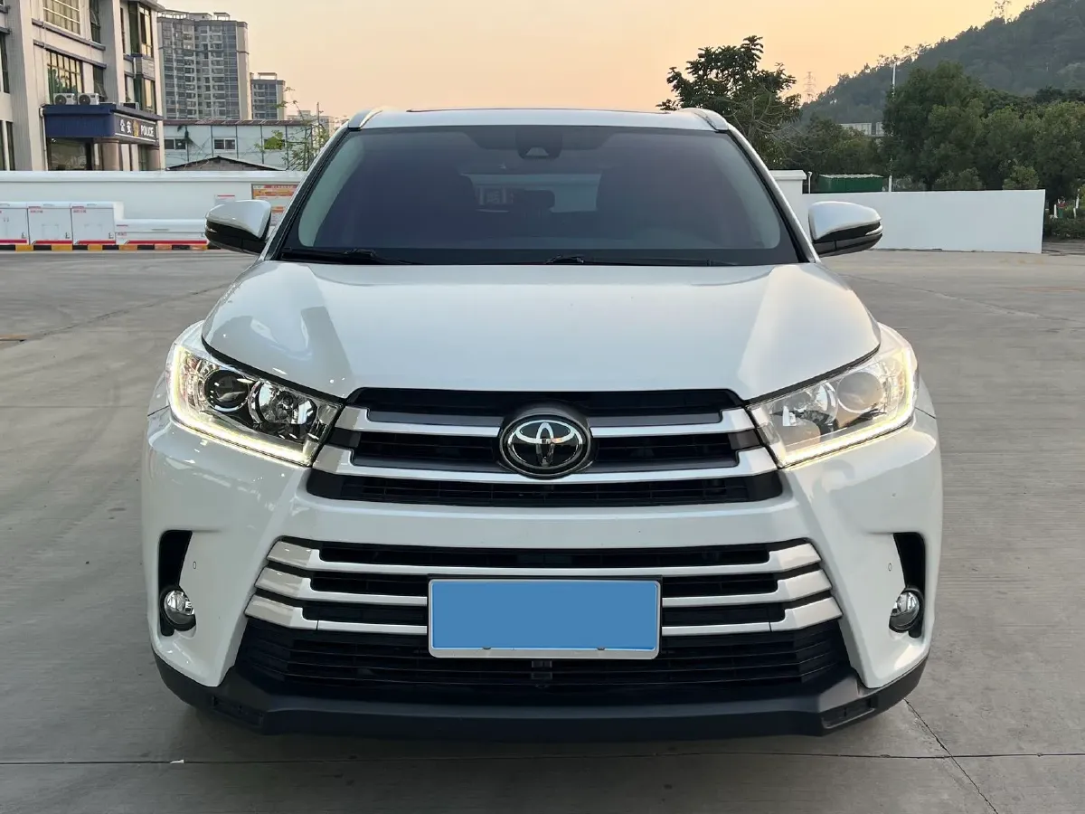 2021 Toyota Highlander 2.0T 220HP L4 6AT,autocango,china used car exporter,china ev exporter,chinese used car exporter,chinese used ev exporter