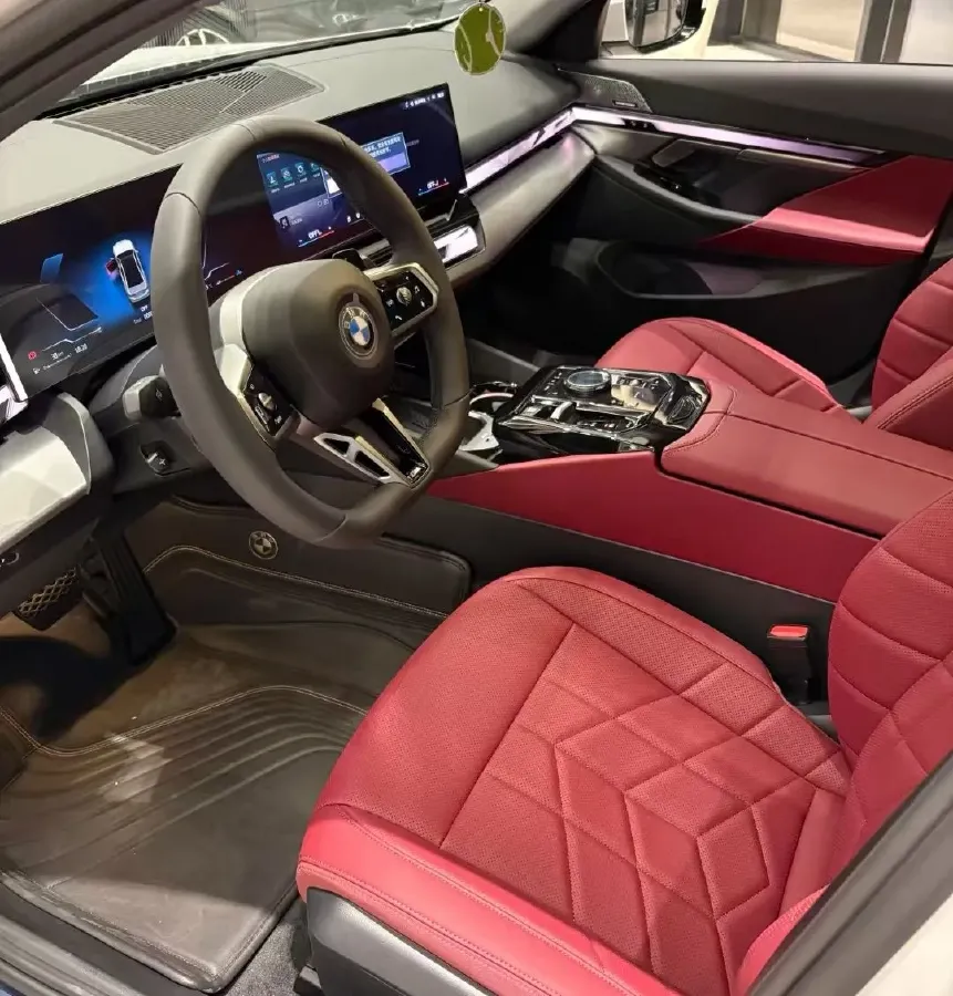 2025 BMW 5 Series 2.0T 258HP L4 8AT,autocango,china used car exporter,china ev exporter,chinese used car exporter,chinese used ev exporter