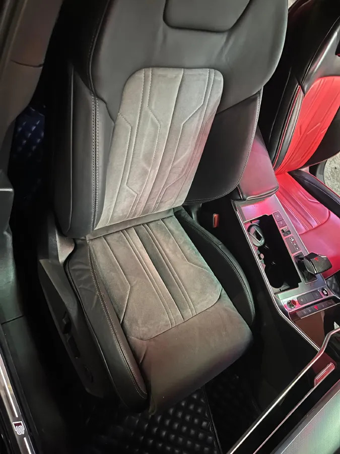 2021 Audi A6L 2.0T 190HP L4 7DCT,autocango,china used car exporter,china ev exporter,chinese used car exporter,chinese used ev exporter