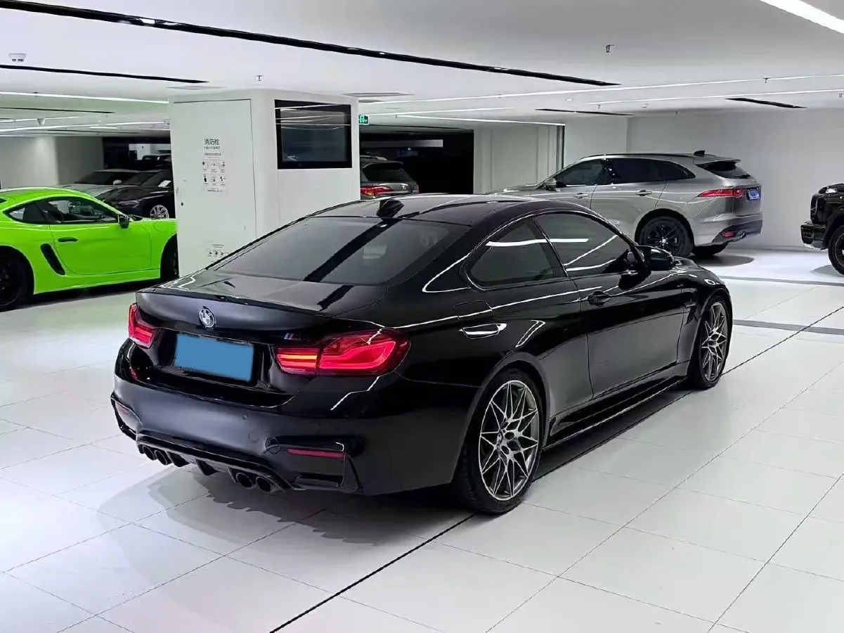 2019 BMW M4 3.0T 450HP L6 7DCT,autocango,china used car exporter,china ev exporter,chinese used car exporter,chinese used ev exporter